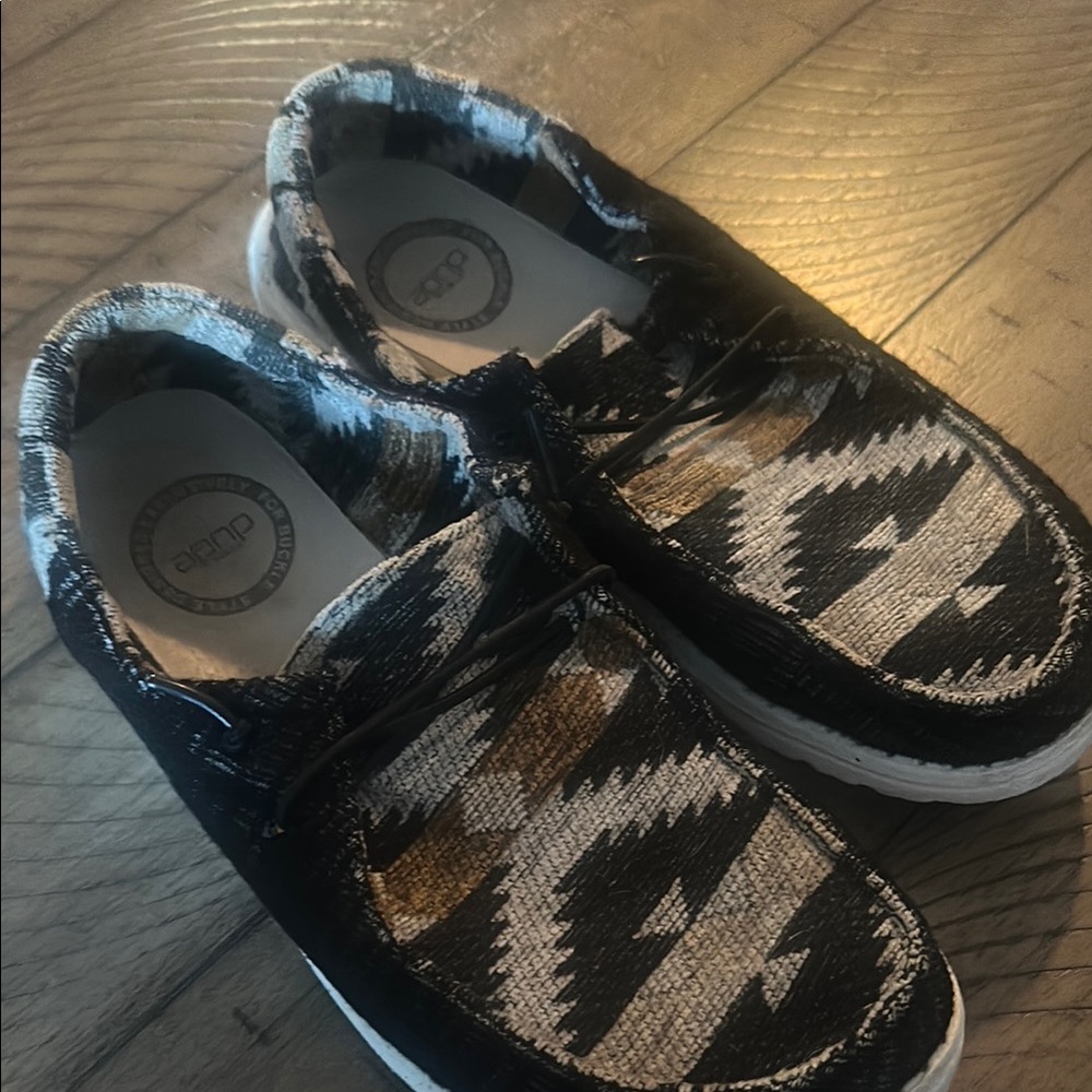Women’s aztek print hey dude buckle exclusive
